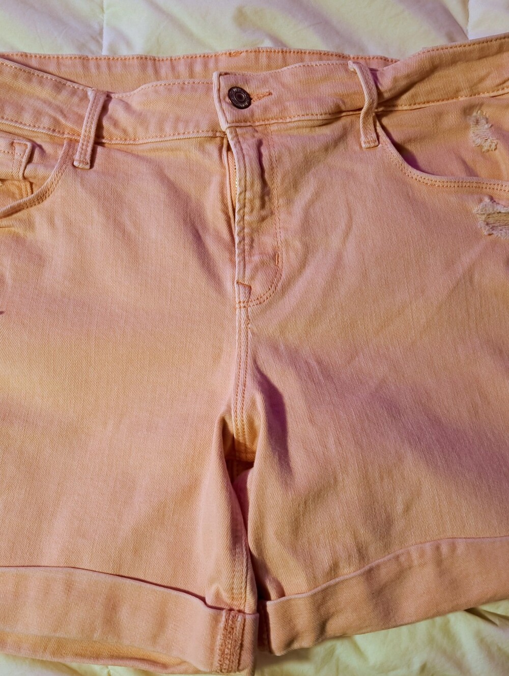 Old Navy Size 12 Womens Light Pink Distressed Shorts
